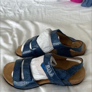 Vionic Orthoheel - super comfortable sandal